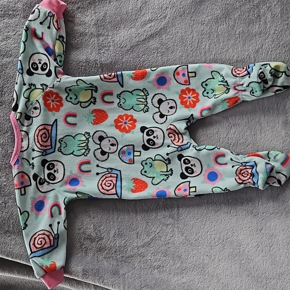 Bundle of 3 Baby Girl Zipper Footie Jammies - Picture 9 of 11